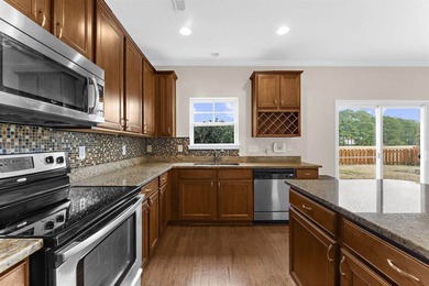 Welcome home to this beautiful 3,440 sq ft pond-front property - photo 25