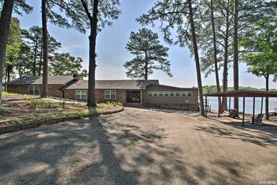 115 WOODSTOCK... LAKE HAMILTON WATERFRONT HOME w/ Land to Build - photo 2