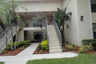 NICE 3/2 LOCATED ON THE HEART OF WEST PALM - photo 3