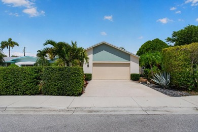 3 bedroom-2 bathroom CBS home with a Saltwater Pool and a Rare 2 - photo 2