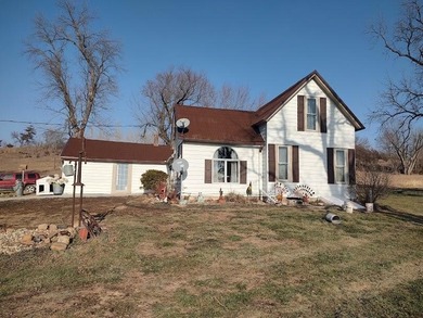 (private lake, pond, creek) Home Sale Pending in Moorhead Iowa