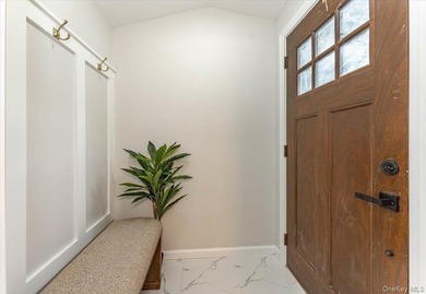 Welcome to this stunning fully renovated home, move-in ready - photo 11