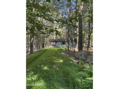 Lake Home For Sale in Gouldsboro, Pennsylvania