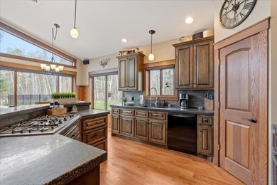 Custom built south facing energy efficient, single level 1,836 - photo 7