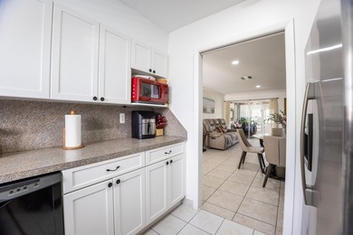 Charming and move-in ready 2-bedroom, 2-bath villa located in - photo 8