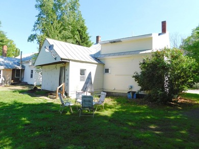 Investors take notice! This 3 bedroom 2 bathroom home nestled in - photo 4