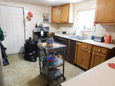Investors take notice! This 3 bedroom 2 bathroom home nestled in - photo 8