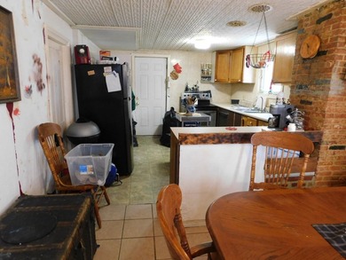 Investors take notice! This 3 bedroom 2 bathroom home nestled in - photo 9