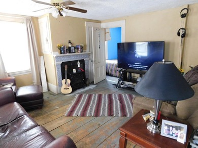 Investors take notice! This 3 bedroom 2 bathroom home nestled in - photo 10