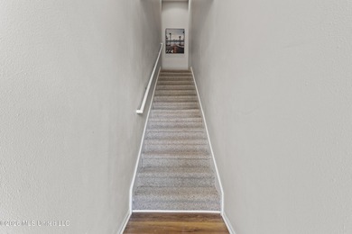 Your Coastal Paradise Awaits. Step into this light and bright - photo 4