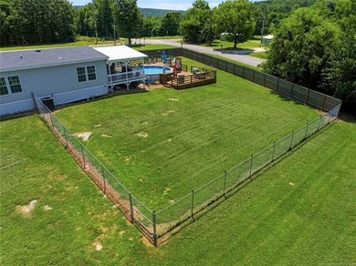 VA-approved and just 2 miles from Lake Tenkiller! This spacious - photo 14
