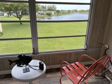 Beautifully renovated 2nd story lake front condominium in a - photo 15