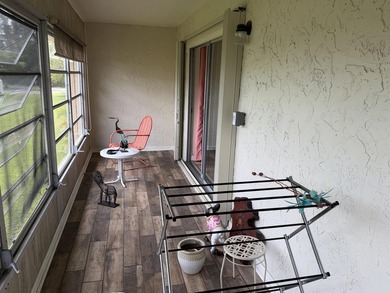 Beautifully renovated 2nd story lake front condominium in a - photo 16
