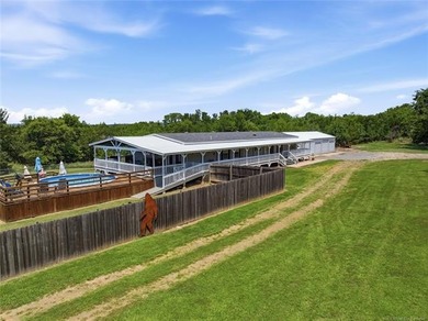 VA-approved and just 2 miles from Lake Tenkiller! This spacious - photo 17