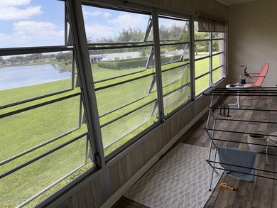 Beautifully renovated 2nd story lake front condominium in a - photo 17