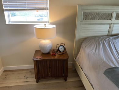 Beautifully renovated 2nd story lake front condominium in a - photo 24