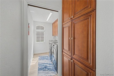 Welcome to your dream home! The entire villa has been tastefully - photo 28