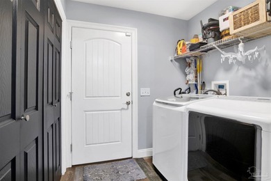 Welcome to this beautifully maintained Craftsman-style home - photo 31