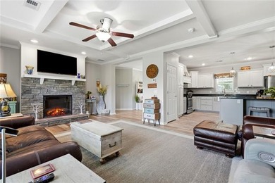 VA-approved and just 2 miles from Lake Tenkiller! This spacious - photo 32