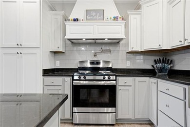 VA-approved and just 2 miles from Lake Tenkiller! This spacious - photo 34