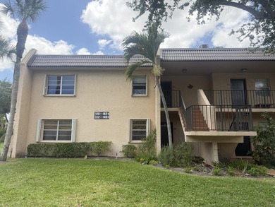 Beautifully renovated 2nd story lake front condominium in a - photo 35