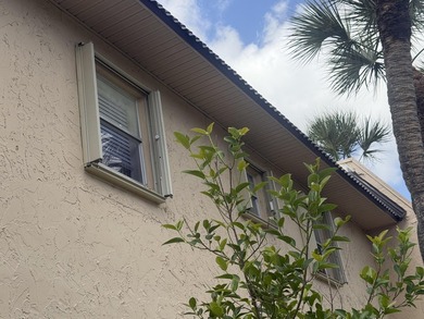 Beautifully renovated 2nd story lake front condominium in a - photo 36