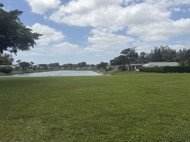 Beautifully renovated 2nd story lake front condominium in a - photo 37