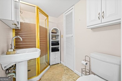 **Lakeside Elegance Meets Modern Comfort!**      Indulge in the - photo 28