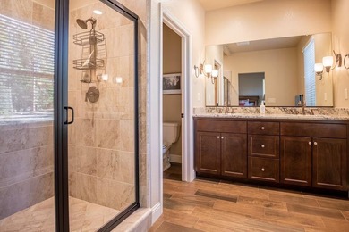 This beautifully maintained mountain retreat offers the perfect - photo 6