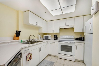 Amazing gated community of Grandview at Crestwood - 2/2 freshly - photo 11