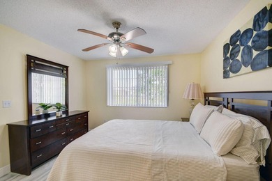 Amazing gated community of Grandview at Crestwood - 2/2 freshly - photo 16