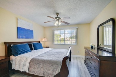 Amazing gated community of Grandview at Crestwood - 2/2 freshly - photo 19