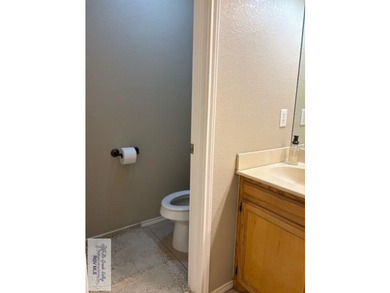 NEW ROOF INSTALLED! SPACIOUS 4-bedroom 3 bath home in San Benito - photo 24