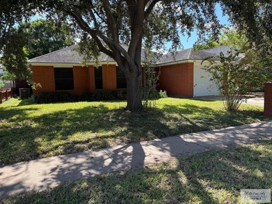 NEW ROOF INSTALLED! SPACIOUS 4-bedroom 3 bath home in San Benito - photo 30