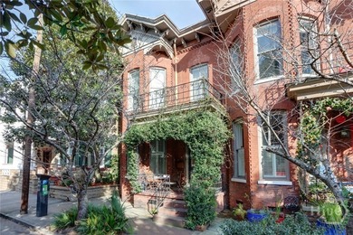 $60K PRICE ADJUSTMENT! QUINTESSENTIAL SAVANNAH. This fully - photo 1