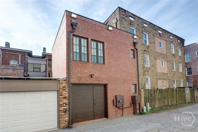 $60K PRICE ADJUSTMENT! QUINTESSENTIAL SAVANNAH. This fully - photo 6