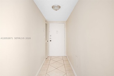 Welcome to Sovereigns Condo! This 2 bedroom, 2 bathroom - photo 3
