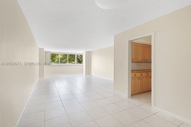 Welcome to Sovereigns Condo! This 2 bedroom, 2 bathroom - photo 5
