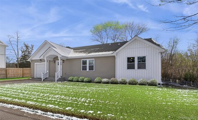 Merritts Pond Home For Sale in Riverhead New York