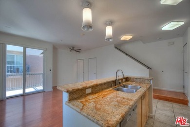 Bright, airy and built in 2007, this 2-bedroom, 1.5-bathroom - photo 4