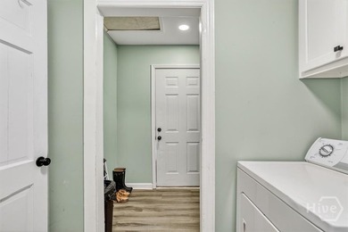 New Price! Welcome home to this beautifully renovated all-brick - photo 15