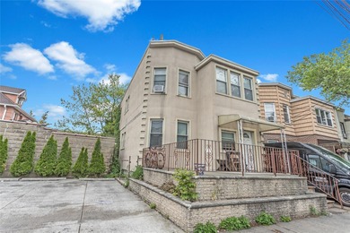 East River Townhome/Townhouse Sale Pending in College Point New York