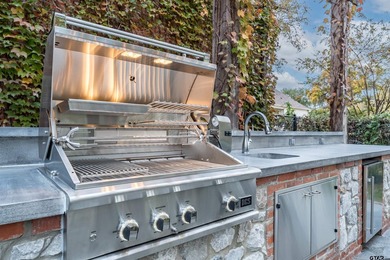 VACATION AT HOME! PERFECT FOR ENTERTAINING OR FAMILY GATHERINGS! - photo 31