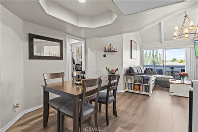 REMODELED TOP-LEVEL CORNER END UNIT WITH MOUNTAIN VIEWS FROM THE - photo 5