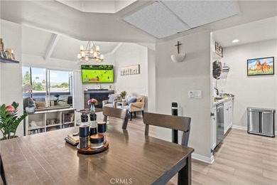 REMODELED TOP-LEVEL CORNER END UNIT WITH MOUNTAIN VIEWS FROM THE - photo 6