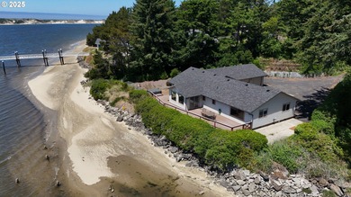 Siuslaw River Home For Sale in Florence Oregon