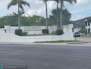 (private lake, pond, creek) Condo For Sale in Oakland Park Florida