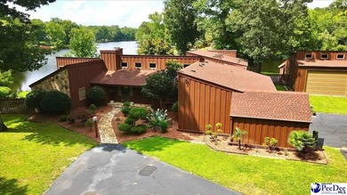 (private lake, pond, creek) Home For Sale in Florence South Carolina