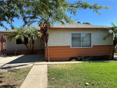 Unlock incredible potential with this classic Santa Ana property - photo 2