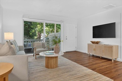 Beautifully refreshed and move-in ready Santa Cruz condo near - photo 5